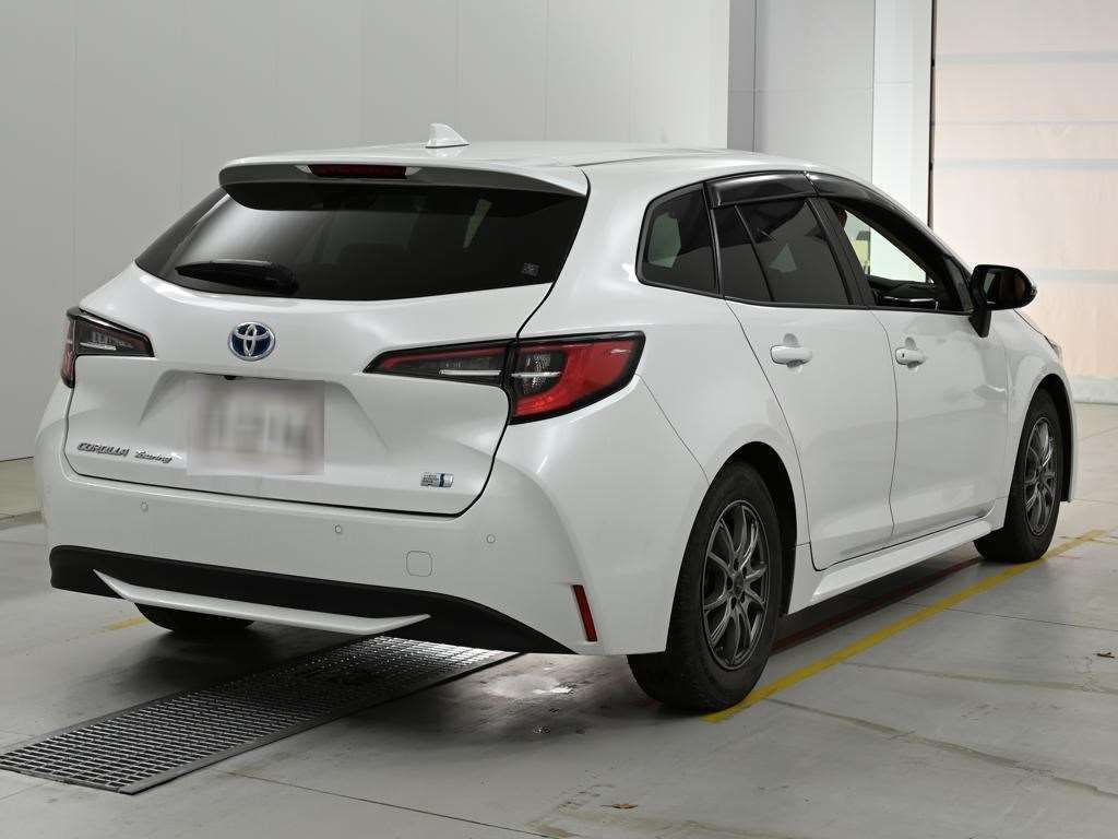 2022 Toyota Corolla Touring ハイブリッド G 4WD auction photo 2