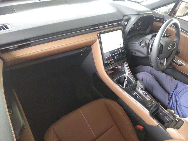 2025 Lexus LBX relax auction photo 3