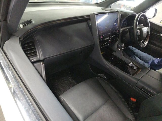 2024 Toyota Alphard Z auction photo 3