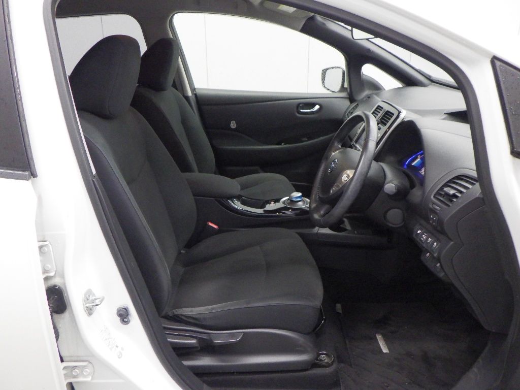 2015 Nissan Leaf 30X auction photo 6