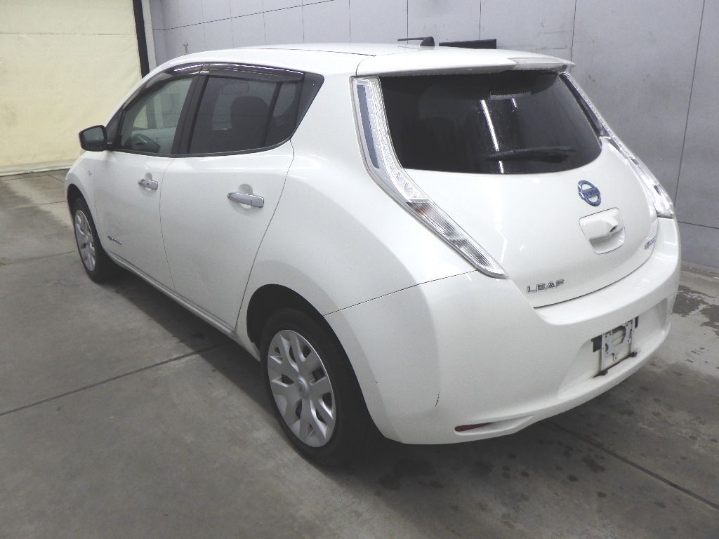 2015 Nissan Leaf 30X auction photo 5