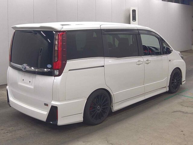 2017 Toyota Noah SI GS auction photo 5