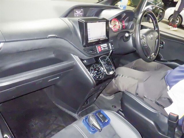 2017 Toyota Noah SI GS auction photo 3