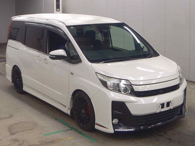 2017 Toyota Noah SI GS Japan auction vehicle