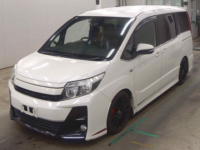 2017 Toyota Noah SI GS auction photo 4