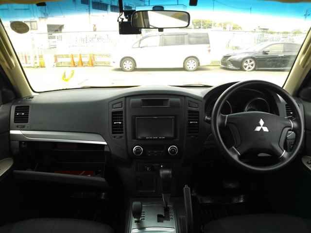 2014 Mitsubishi Pajero 4WD ロングGR auction photo 8