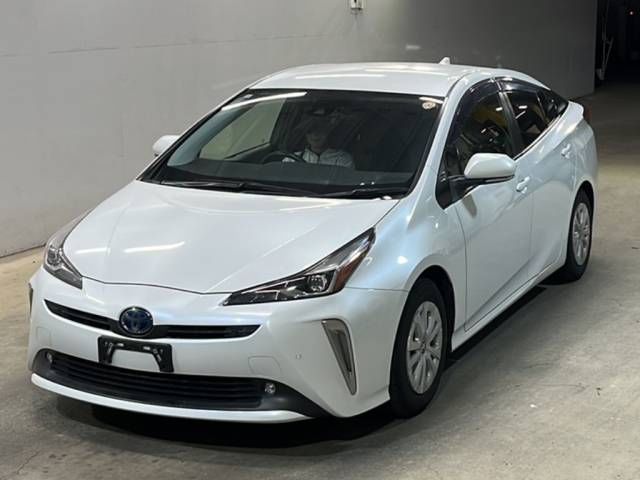 2021 Toyota Prius S Safety Plus II Japan auction vehicle