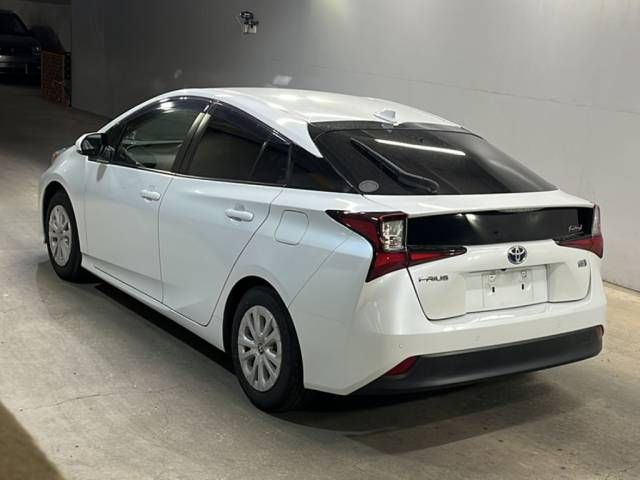 2021 Toyota Prius S Safety Plus II auction photo 3