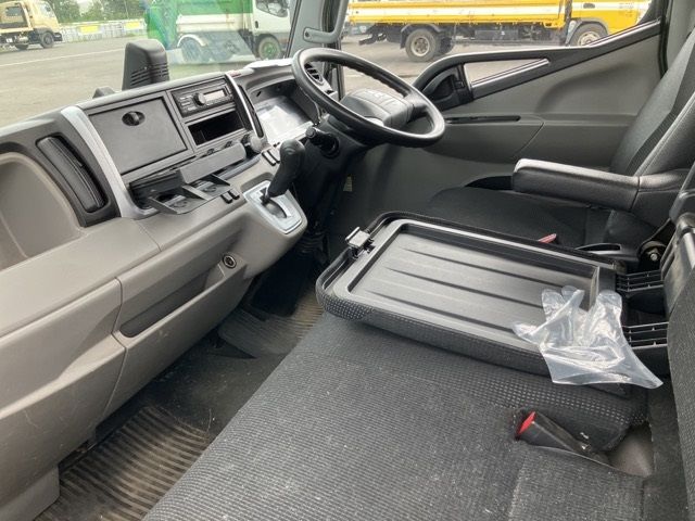 2020 Mitsubishi Fuso Canter Hira PG auction photo 5