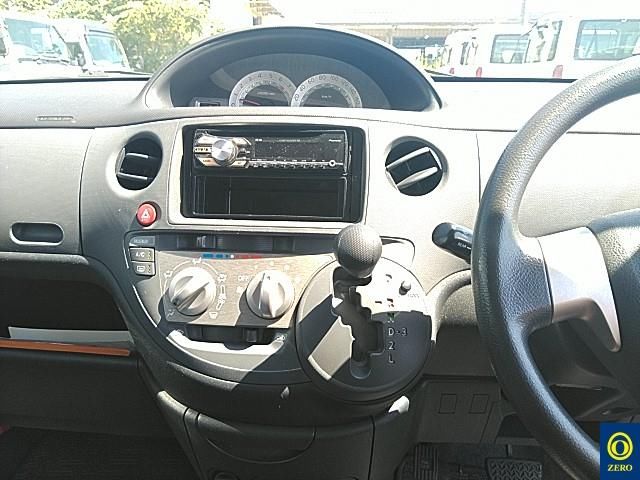 2014 Toyota Sienta 4WD ウェルキャブシャ auction photo 6