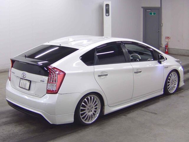 2015 Toyota Prius S auction photo 5