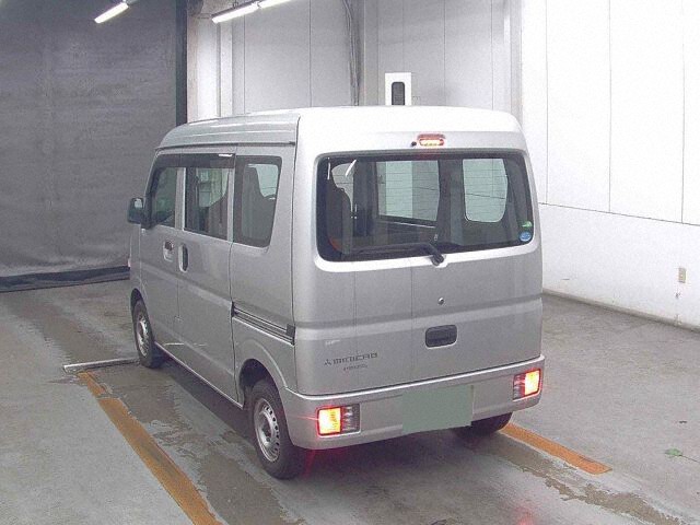 2016 Mitsubishi Minicab M auction photo 2
