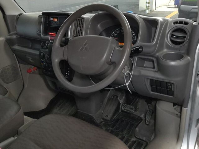 2016 Mitsubishi Minicab M auction photo 3