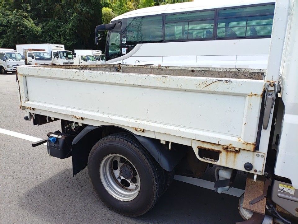 2012 Mitsubishi Fuso Canter auction photo 27