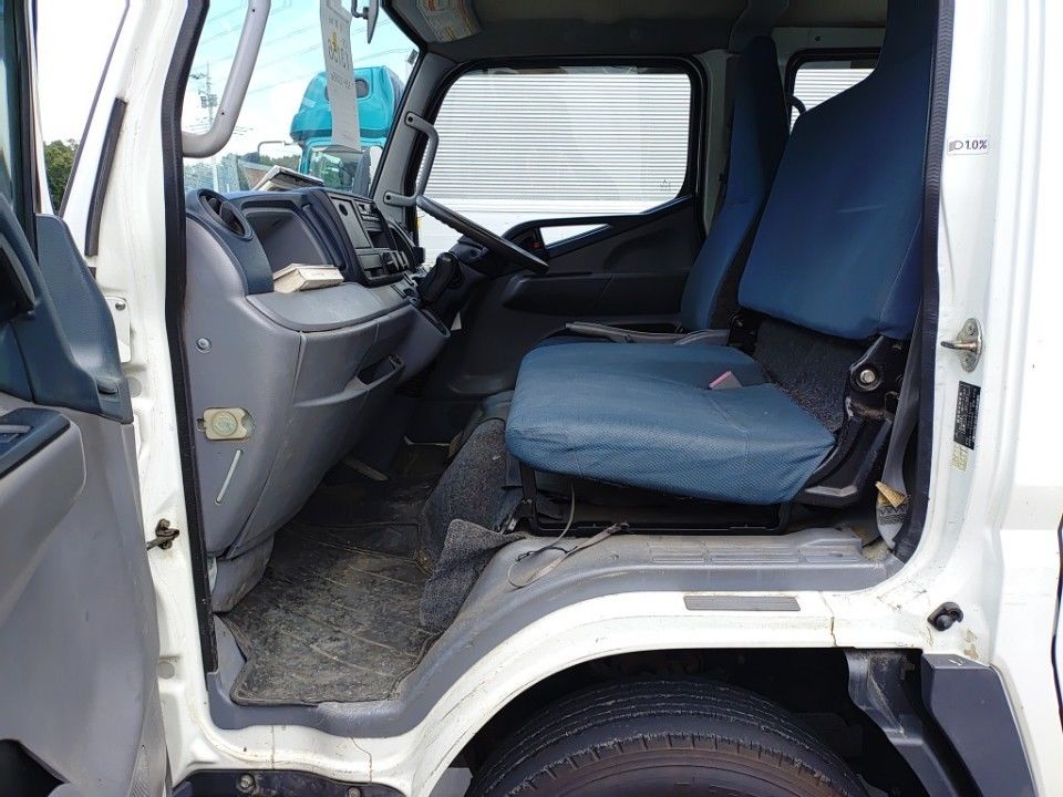 2012 Mitsubishi Fuso Canter auction photo 16