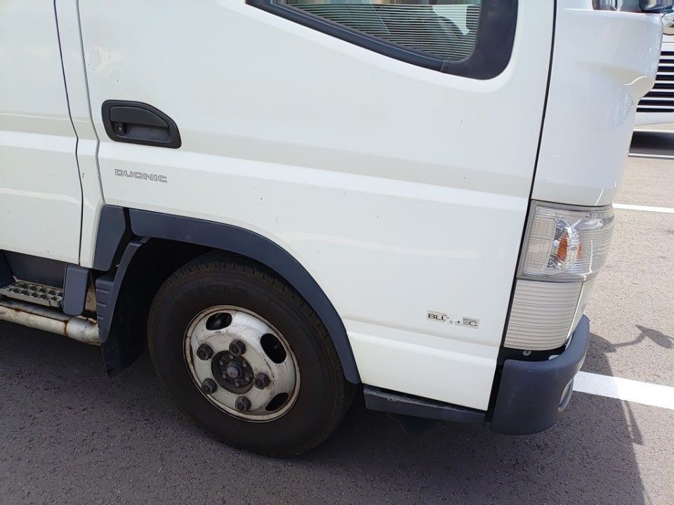 2012 Mitsubishi Fuso Canter auction photo 25