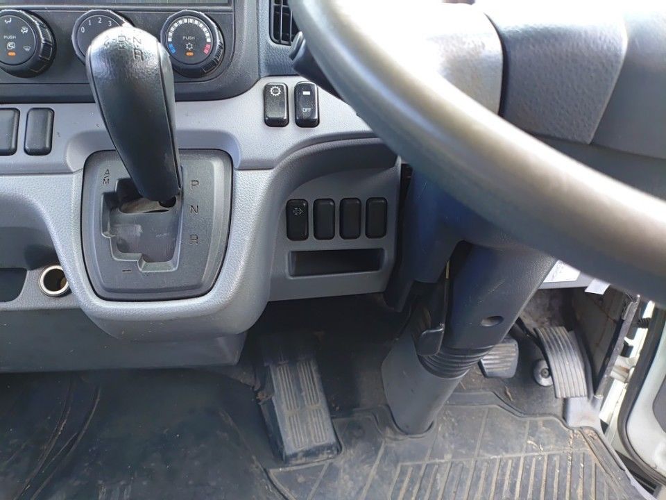 2012 Mitsubishi Fuso Canter auction photo 12