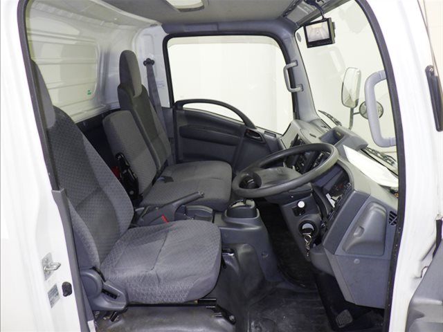 2020 Isuzu Elf Refrigerated and frozen trucks auction photo 6