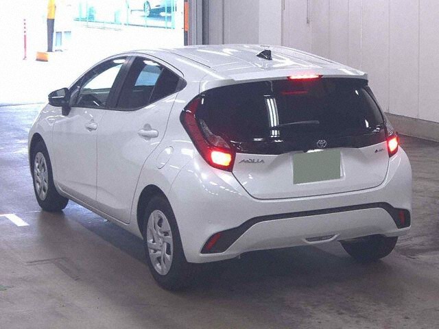 2026 Toyota Aqua X auction photo 2