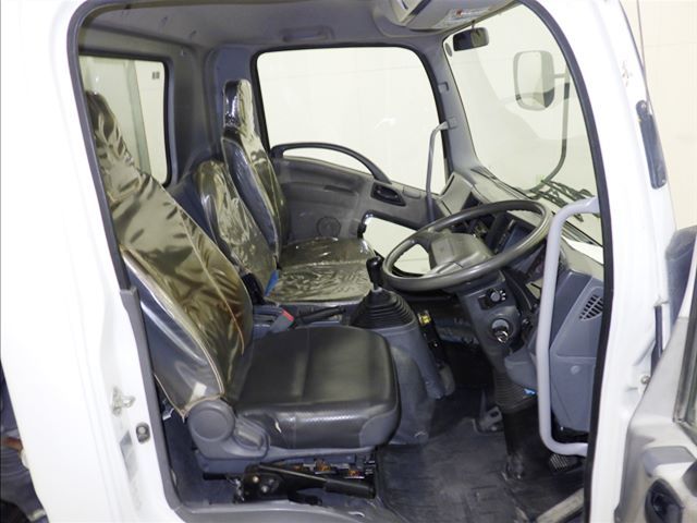 2013 Isuzu Forward dump auction photo 5