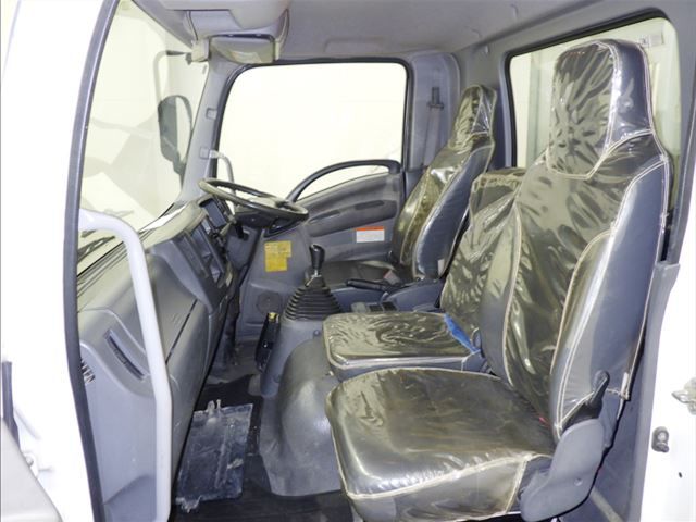 2013 Isuzu Forward dump auction photo 8