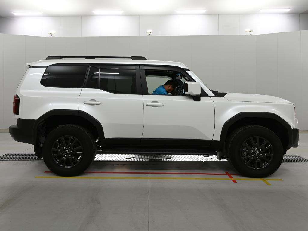 2024 Toyota Land Cruiser 250 VX 4WD auction photo 3