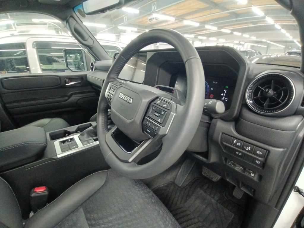 2024 Toyota Land Cruiser 250 VX 4WD auction photo 9
