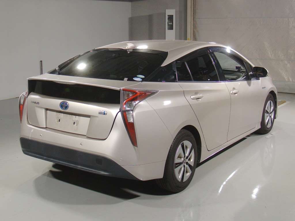 2015 Toyota Prius A auction photo 2