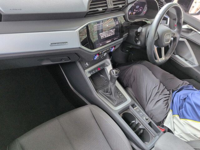 2021 Audi Q3 35TDI Qアドバン 4WD auction photo 3