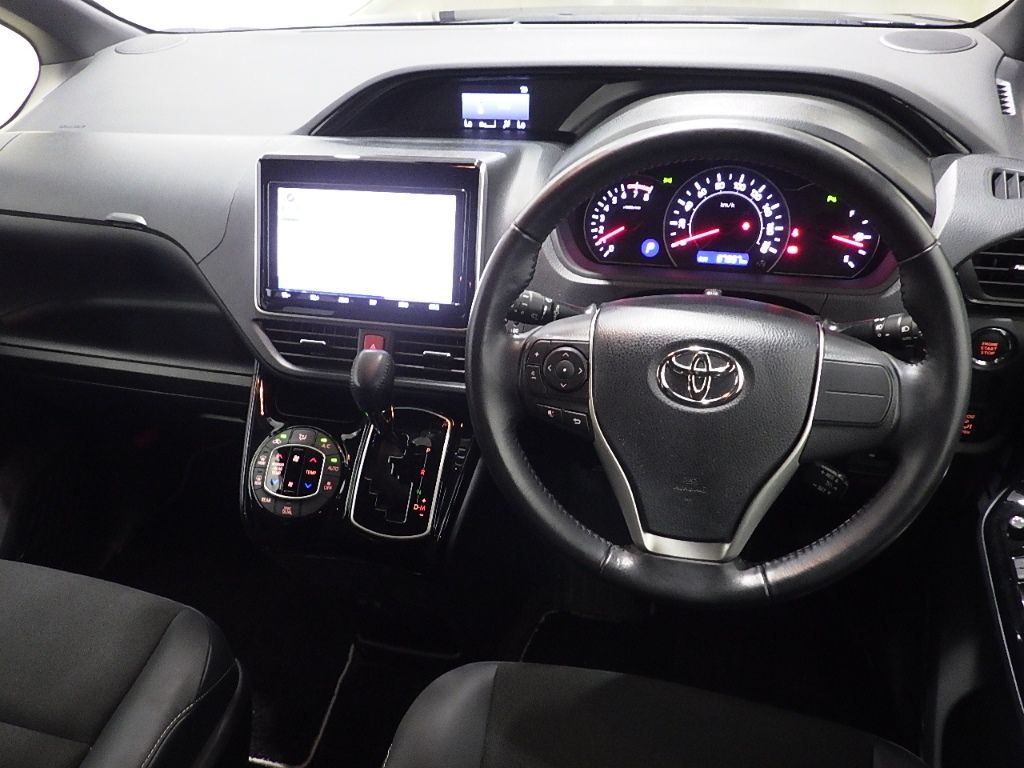 2020 Toyota Noah Si W×BII 7人 auction photo 3