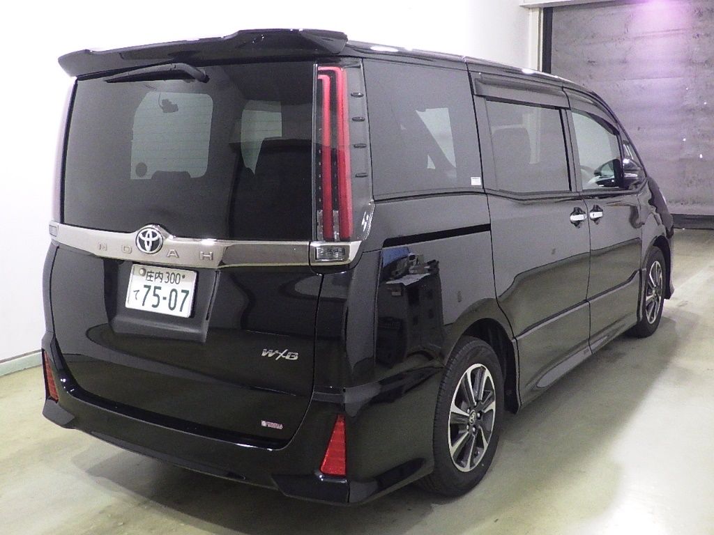 2020 Toyota Noah Si W×BII 7人 auction photo 2