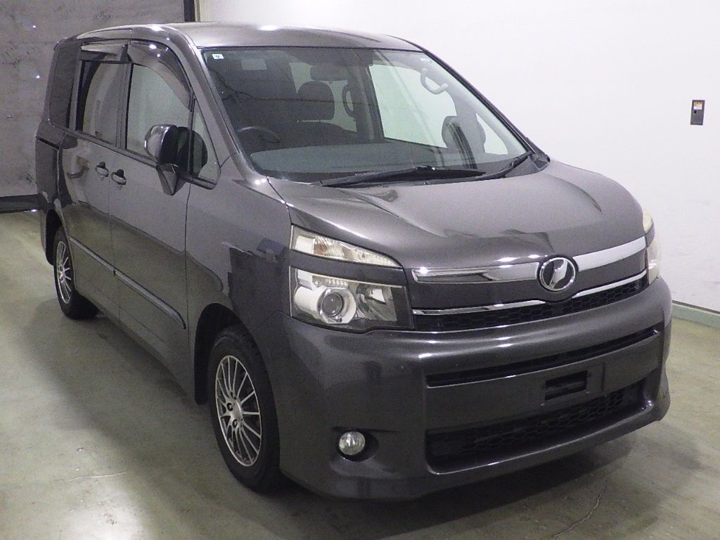 Japan Auction Vehicles 7 2013 Toyota Voxy 4WD X L Edition auction photo