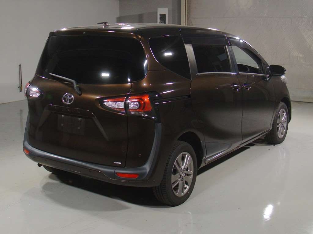 2021 Toyota Sienta G Cuero 4WD auction photo 2
