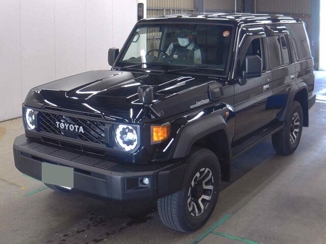 2025 Toyota Land Cruiser 70 AX 4WD auction photo 4
