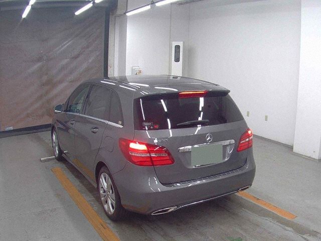2017 Mercedes-Benz B-Class B180 auction photo 2