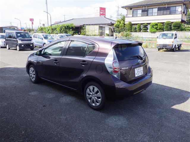 2014 Toyota Aqua S auction photo 2