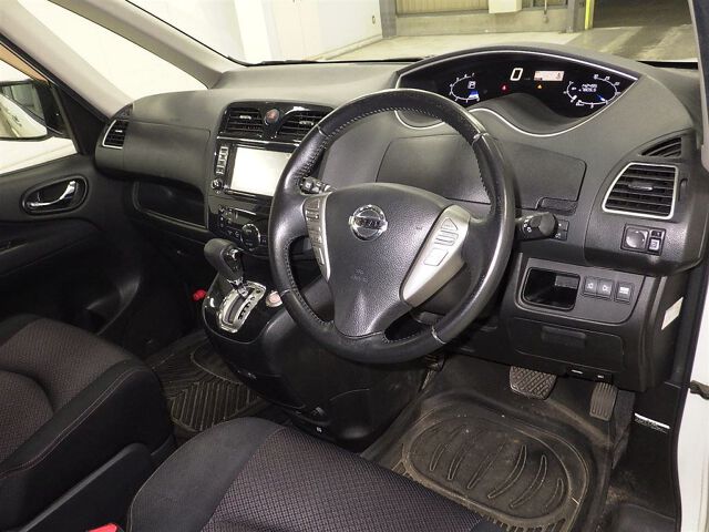 2011 Nissan Serena ハイウェイスター auction photo 3