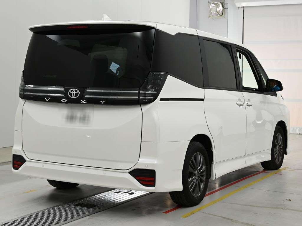 2023 Toyota Voxy S-G auction photo 2