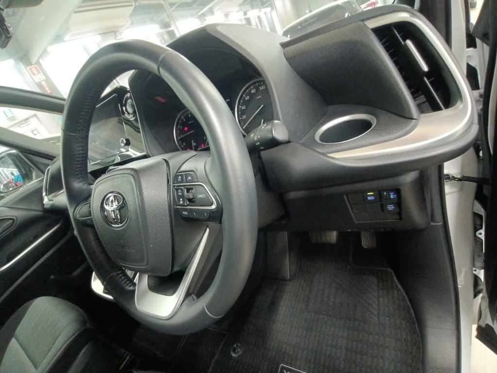 2023 Toyota Voxy S-G auction photo 9