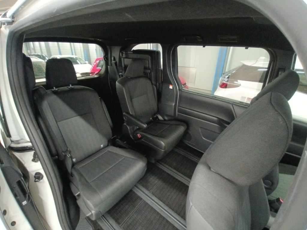 2023 Toyota Voxy S-G auction photo 12