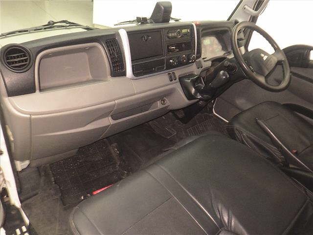 2019 Mitsubishi Fuso Canter Double cab 2t auction photo 4