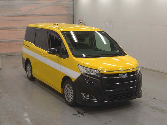 2019 Toyota Noah HV X Japan auction vehicle