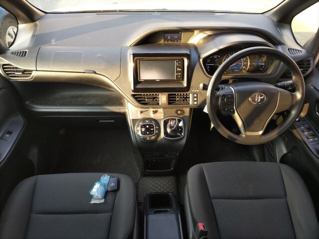 2019 Toyota Noah HV X auction photo 3