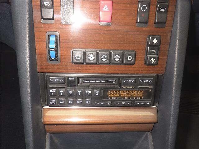 1989 Mercedes-Benz 300SE auction photo 6