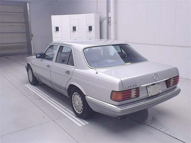 1989 Mercedes-Benz 300SE auction photo 2