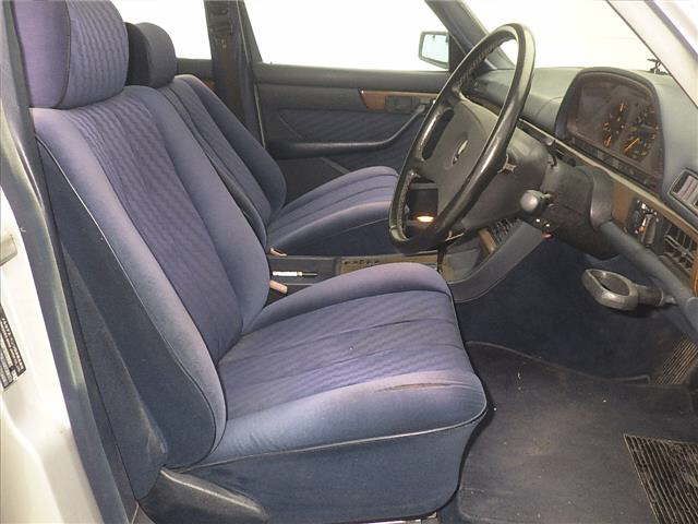 1989 Mercedes-Benz 300SE auction photo 5