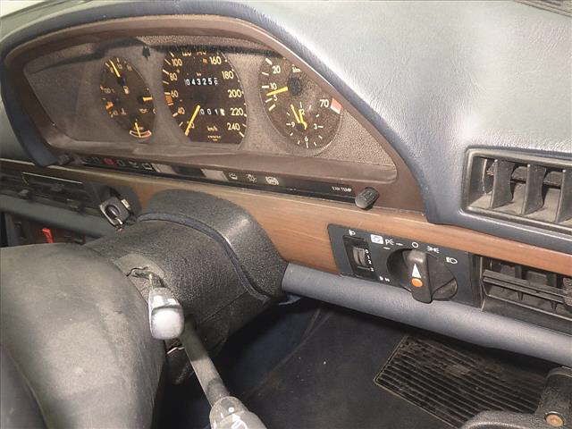 1989 Mercedes-Benz 300SE auction photo 8