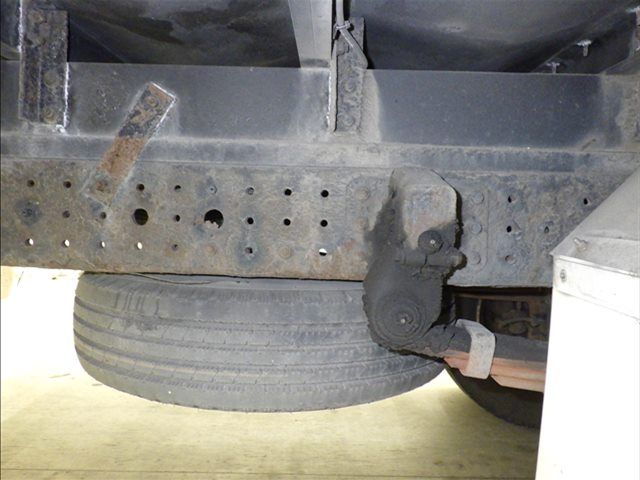 2012 Mitsubishi Fuso Canter covered car auction photo 5
