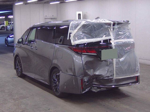 2025 Toyota Vellfire Z Premier auction photo 2