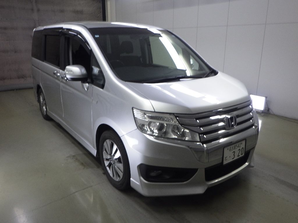 2013 Honda Stepwgn Z 8 people Japan auction vehicle
